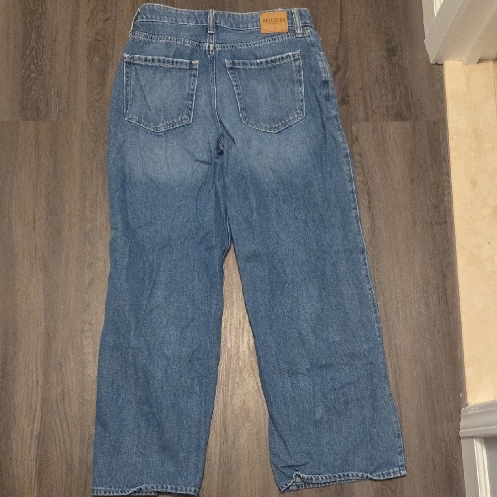 Hollister Women's Ultra High Waist Baggy 27 Short - Picture 3 of 3